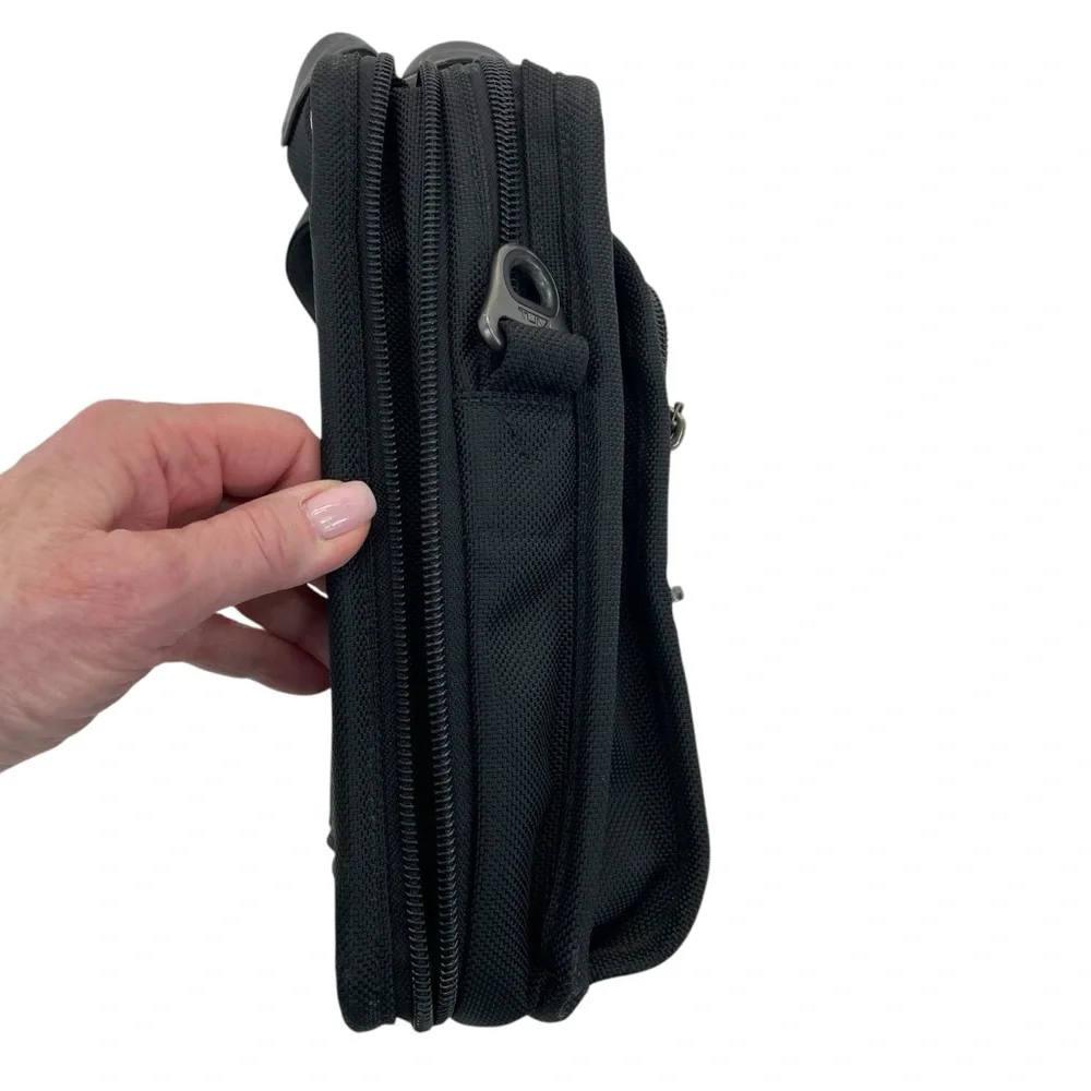 Tumi Nylon Portfolio Organizer Bag OS Black